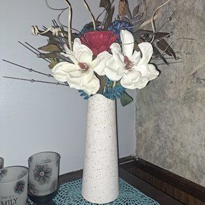 Beautiful  flower arrangement  w vase